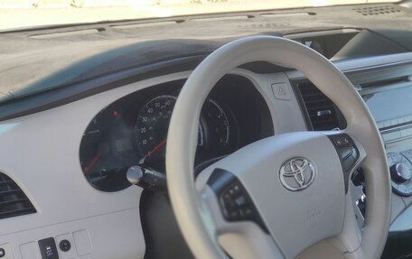 Toyota Sienna III, 2010 год, 2 200 000 рублей, 27 фотография