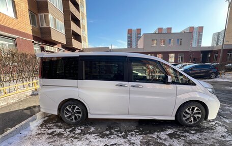 Honda Stepwgn IV, 2017 год, 1 850 000 рублей, 2 фотография