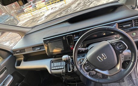 Honda Stepwgn IV, 2017 год, 1 850 000 рублей, 5 фотография