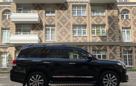 Toyota Land Cruiser 200, 2017 год, 7 600 000 рублей, 6 фотография