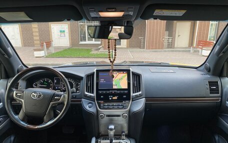 Toyota Land Cruiser 200, 2017 год, 7 600 000 рублей, 11 фотография