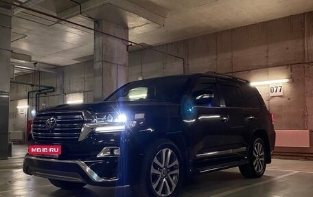 Toyota Land Cruiser 200, 2017 год, 7 600 000 рублей, 9 фотография