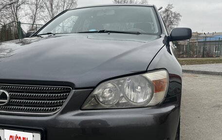Lexus IS II рестайлинг 2, 1999 год, 930 000 рублей, 6 фотография