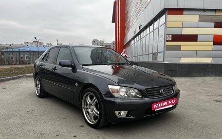Lexus IS II рестайлинг 2, 1999 год, 930 000 рублей, 2 фотография