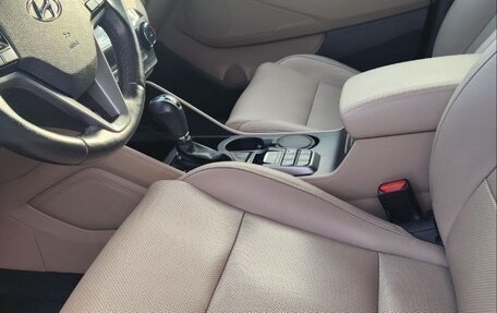 Hyundai Tucson III, 2018 год, 2 350 000 рублей, 17 фотография