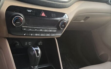 Hyundai Tucson III, 2018 год, 2 350 000 рублей, 18 фотография