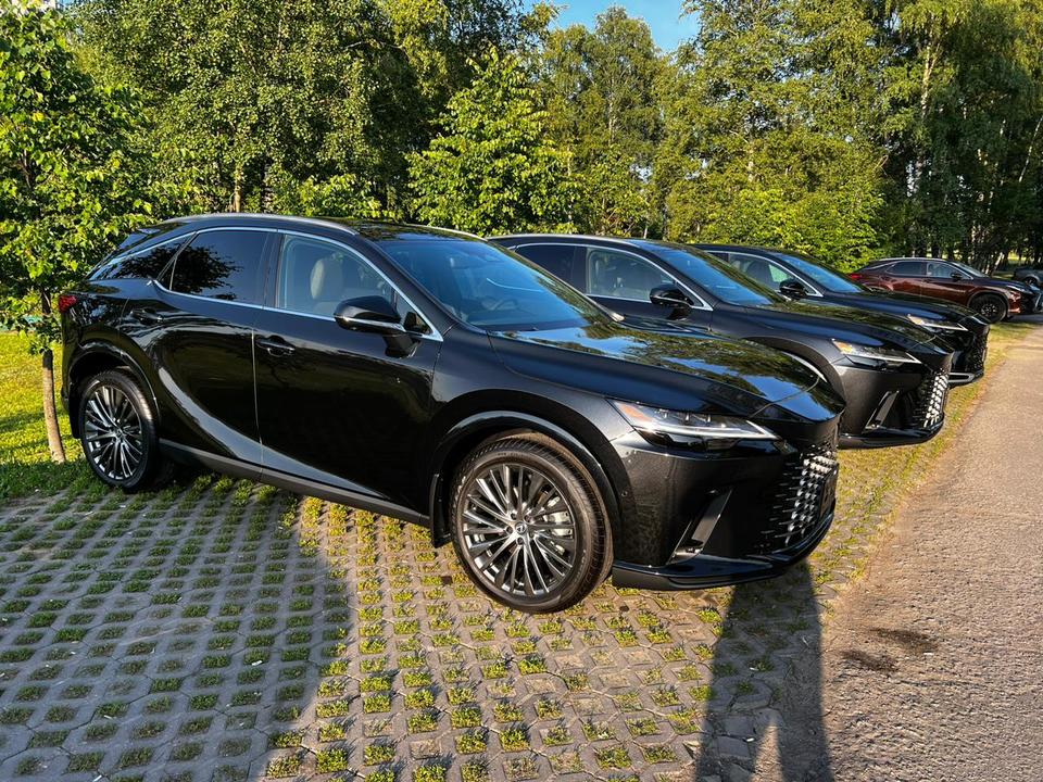 Lexus RX IV рестайлинг, 2024 год, 9 800 000 рублей, 3 фотография
