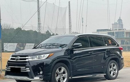Toyota Highlander III, 2021 год, 3 904 000 рублей, 1 фотография