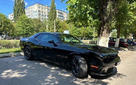 Dodge Challenger III рестайлинг 2, 2018 год, 3 400 000 рублей, 4 фотография