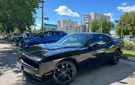 Dodge Challenger III рестайлинг 2, 2018 год, 3 400 000 рублей, 3 фотография