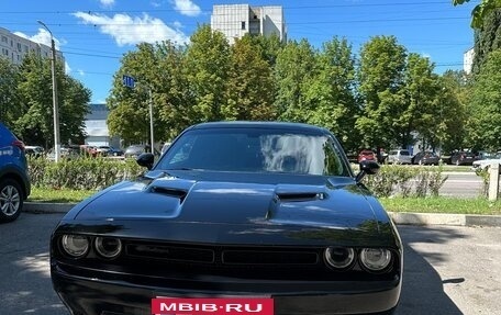 Dodge Challenger III рестайлинг 2, 2018 год, 3 400 000 рублей, 5 фотография