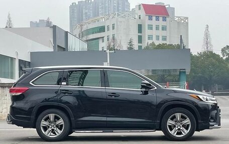 Toyota Highlander III, 2021 год, 3 904 000 рублей, 4 фотография