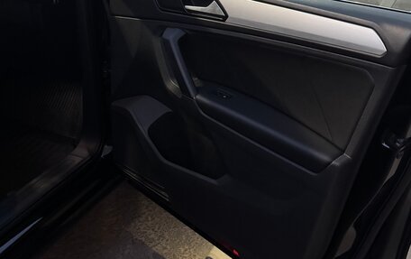 Volkswagen Tiguan II, 2018 год, 3 950 000 рублей, 8 фотография