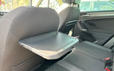 Volkswagen Tiguan II, 2018 год, 2 150 000 рублей, 3 фотография