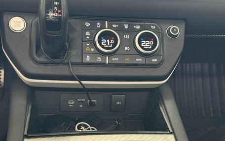 Land Rover Defender II, 2020 год, 5 000 000 рублей, 7 фотография