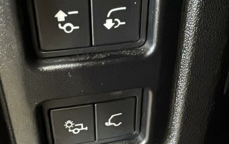 Land Rover Defender II, 2020 год, 5 000 000 рублей, 15 фотография