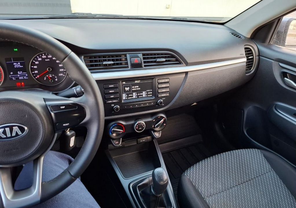 KIA Rio, 2018 год, 1 350 000 рублей, 11 фотография