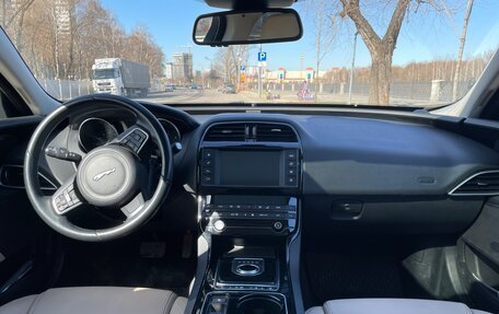 Jaguar XE I рестайлинг, 2017 год, 2 100 000 рублей, 10 фотография