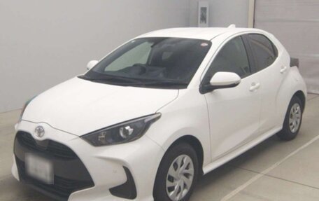 Toyota Yaris, 2020 год, 1 150 000 рублей, 21 фотография