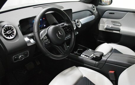Mercedes-Benz GLB, 2020 год, 3 100 000 рублей, 10 фотография
