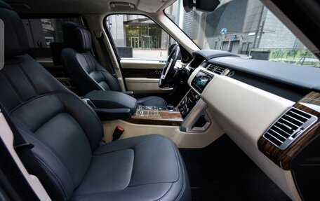 Land Rover Range Rover IV рестайлинг, 2018 год, 9 900 000 рублей, 12 фотография