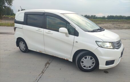 Honda Freed I, 2010 год, 715 000 рублей, 1 фотография