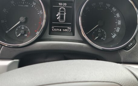 Skoda Yeti I рестайлинг, 2013 год, 995 000 рублей, 8 фотография