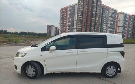 Honda Freed I, 2010 год, 715 000 рублей, 2 фотография