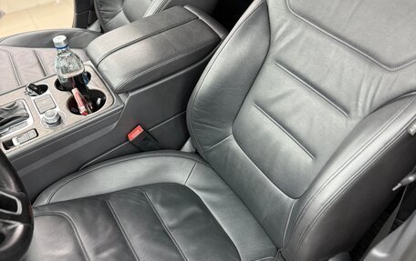Volkswagen Touareg III, 2015 год, 3 270 000 рублей, 21 фотография