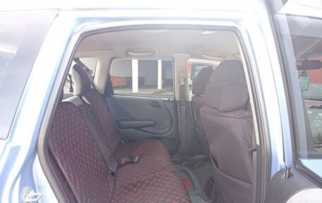 Honda Fit III, 2001 год, 390 000 рублей, 2 фотография