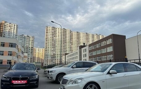 Mercedes-Benz E-Класс, 2011 год, 1 300 000 рублей, 4 фотография