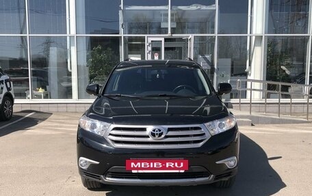 Toyota Highlander III, 2013 год, 2 610 000 рублей, 2 фотография