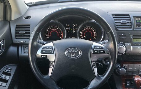 Toyota Highlander III, 2013 год, 2 610 000 рублей, 12 фотография