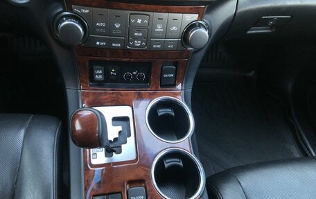 Toyota Highlander III, 2013 год, 2 610 000 рублей, 13 фотография
