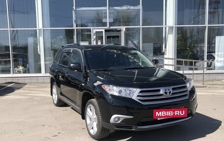 Toyota Highlander III, 2013 год, 2 610 000 рублей, 3 фотография