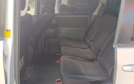 Toyota Voxy II, 2007 год, 950 000 рублей, 10 фотография