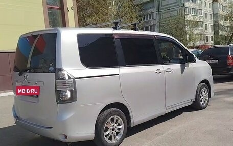 Toyota Voxy II, 2007 год, 950 000 рублей, 5 фотография
