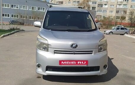 Toyota Voxy II, 2007 год, 950 000 рублей, 7 фотография