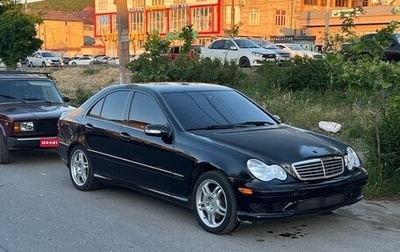Mercedes-Benz C-Класс, 2005 год, 800 000 рублей, 1 фотография