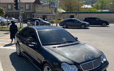 Mercedes-Benz C-Класс, 2005 год, 800 000 рублей, 4 фотография