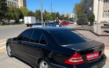 Mercedes-Benz C-Класс, 2005 год, 800 000 рублей, 8 фотография