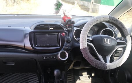 Honda Fit III, 2008 год, 750 000 рублей, 6 фотография