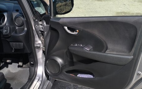 Honda Fit III, 2008 год, 750 000 рублей, 3 фотография