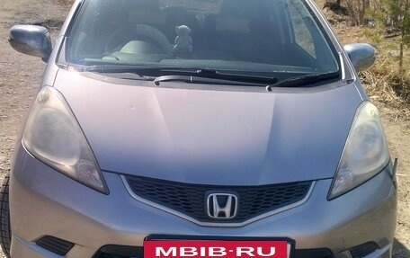 Honda Fit III, 2008 год, 750 000 рублей, 10 фотография