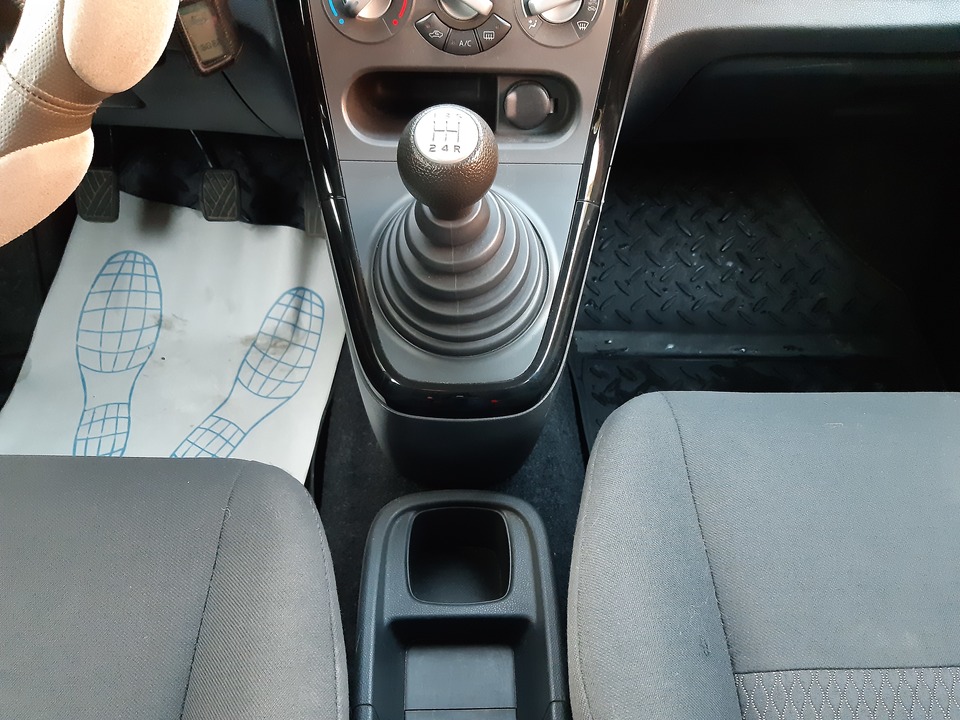 Suzuki Splash I рестайлинг, 2013 год, 830 000 рублей, 20 фотография