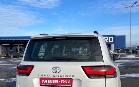 Toyota Land Cruiser, 2022 год, 10 500 000 рублей, 3 фотография