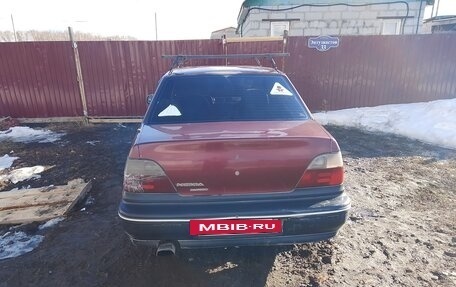 Daewoo Nexia I рестайлинг, 2001 год, 100 000 рублей, 4 фотография