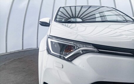 Toyota RAV4, 2015 год, 2 050 000 рублей, 21 фотография