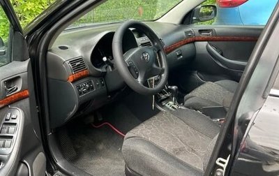 Toyota Avensis III рестайлинг, 2004 год, 780 000 рублей, 1 фотография