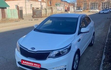 KIA Rio III рестайлинг, 2015 год, 990 000 рублей, 1 фотография